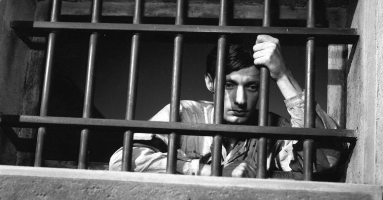 دانلود فیلم محکوم به مرگی گریخته است A Man Escaped با پخش آنلاین و دوبله فارسی